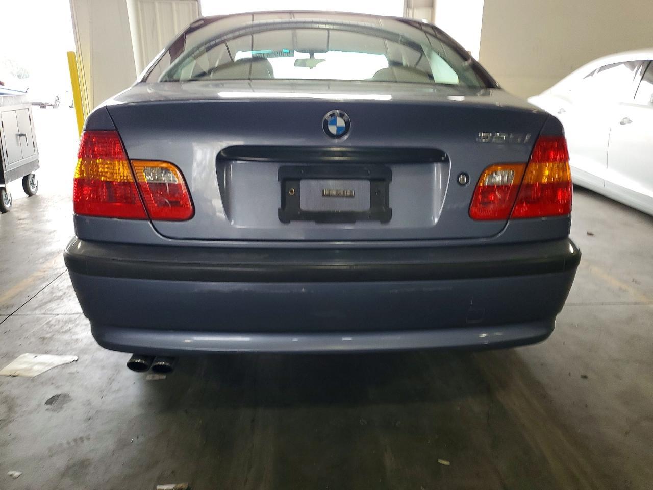 2002 BMW 325 i