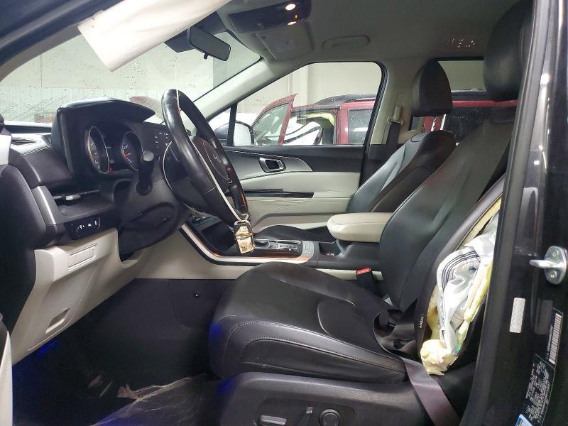 2022 KIA Carnival lx