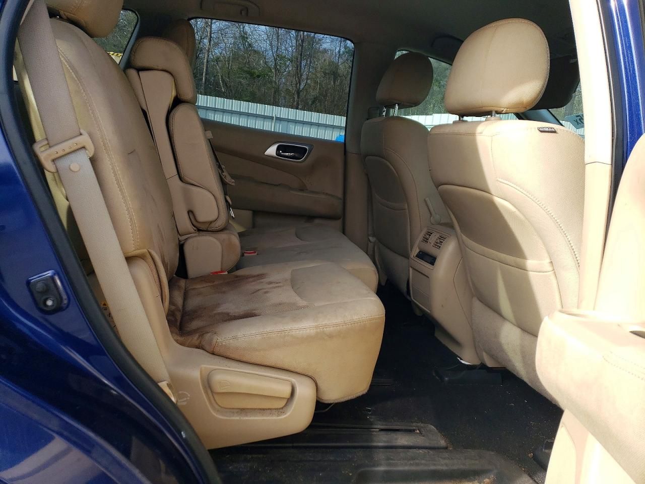 2017 Nissan Pathfinder s