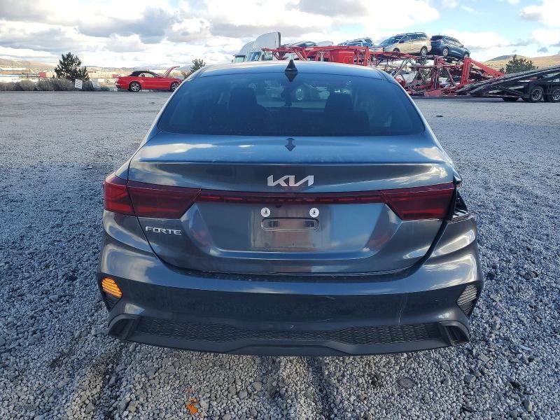 2024 KIA Forte lx
