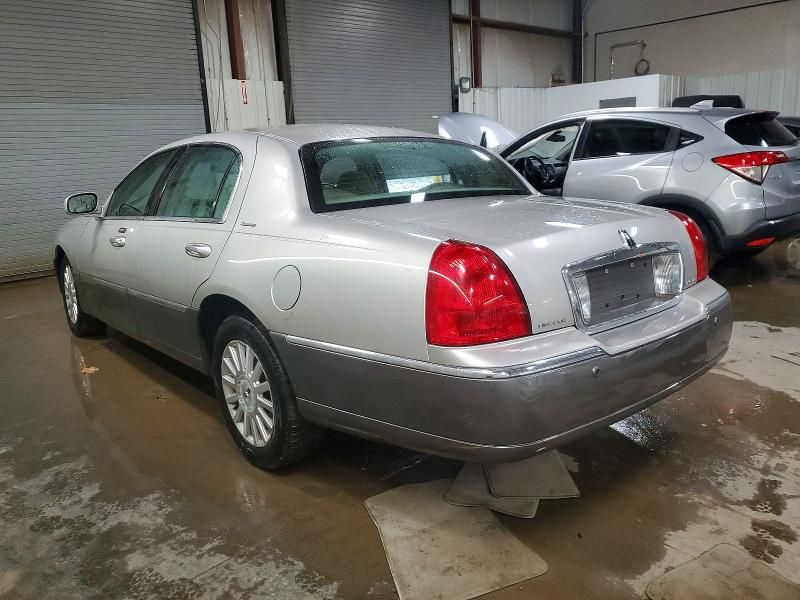 2004 Lincoln Town car Executive