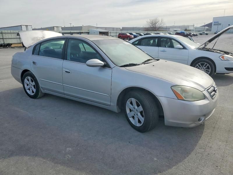 2004 Nissan Altima Base