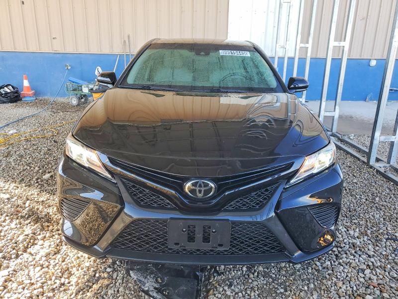 2020 Toyota Camry se