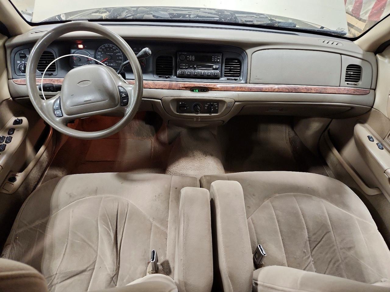 2000 Ford Crown Victoria