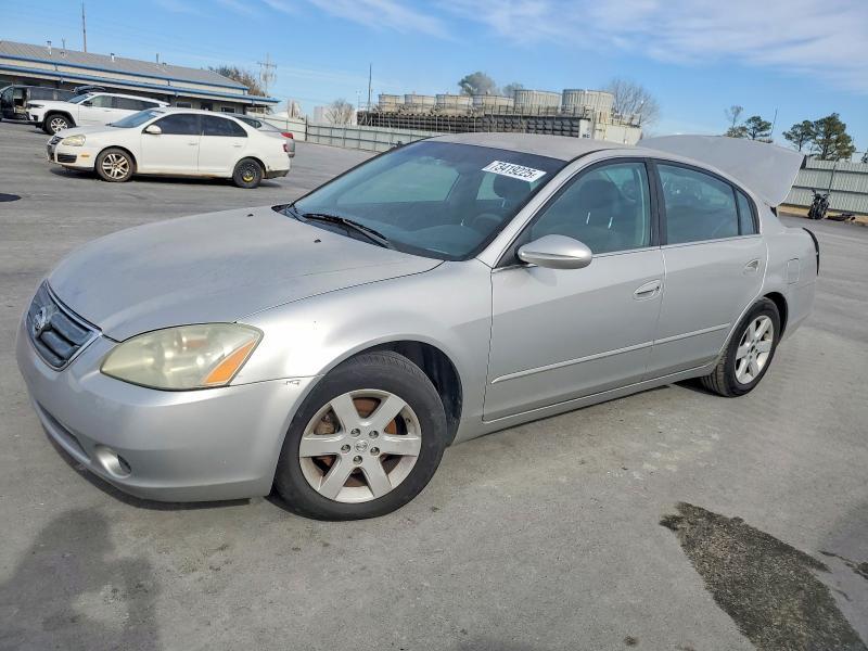 2004 Nissan Altima Base