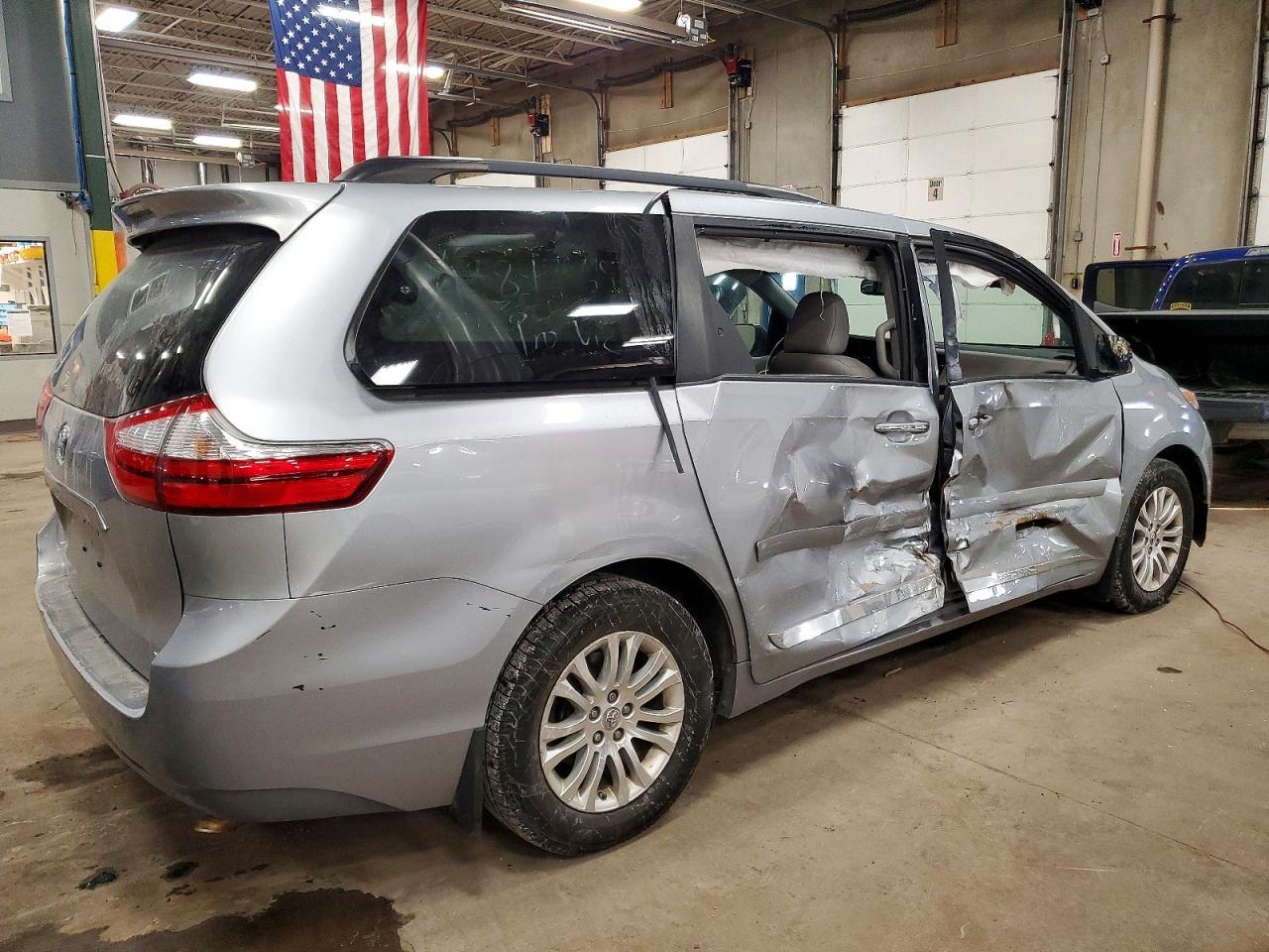 2016 Toyota Sienna xle