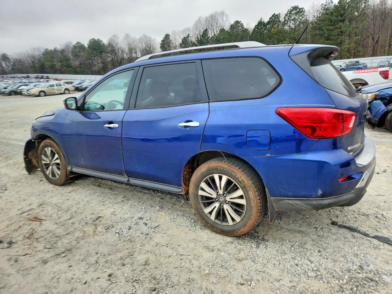2017 Nissan Pathfinder s