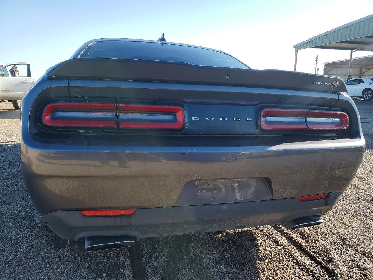2022 Dodge Challenger r