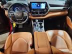 2022 Toyota Highlander Hybrid Platinum