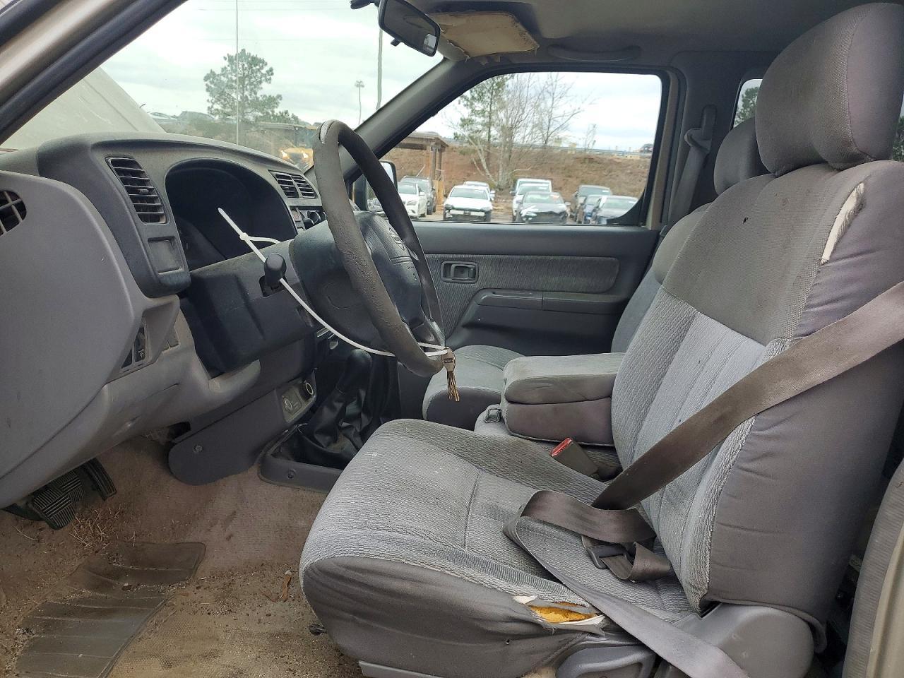 2000 Nissan Frontier King cab xe