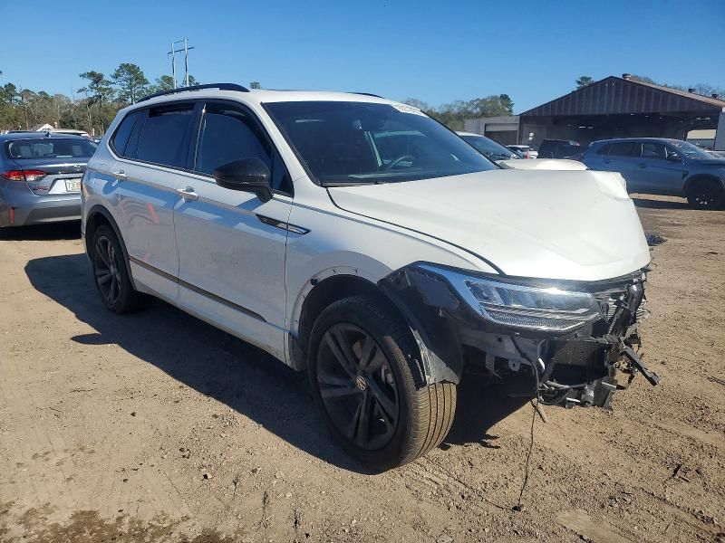 2024 Volkswagen Tiguan se R-line Black