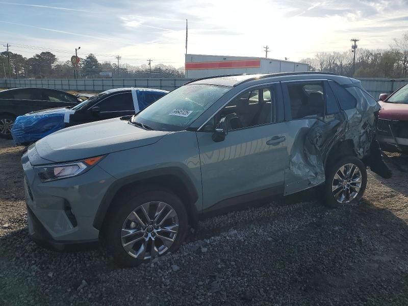 2021 Toyota Rav4 xle Premium