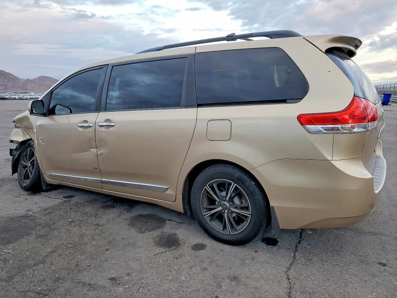 2012 Toyota Sienna le