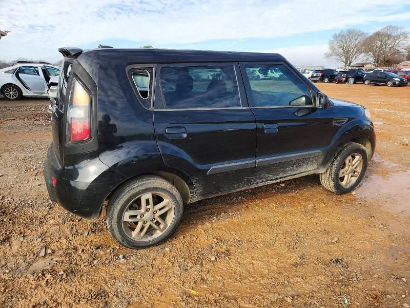 2010 KIA Soul +