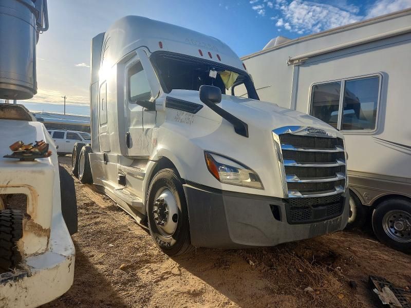 2022 Freightliner Cascadia 126 Semi Truck
