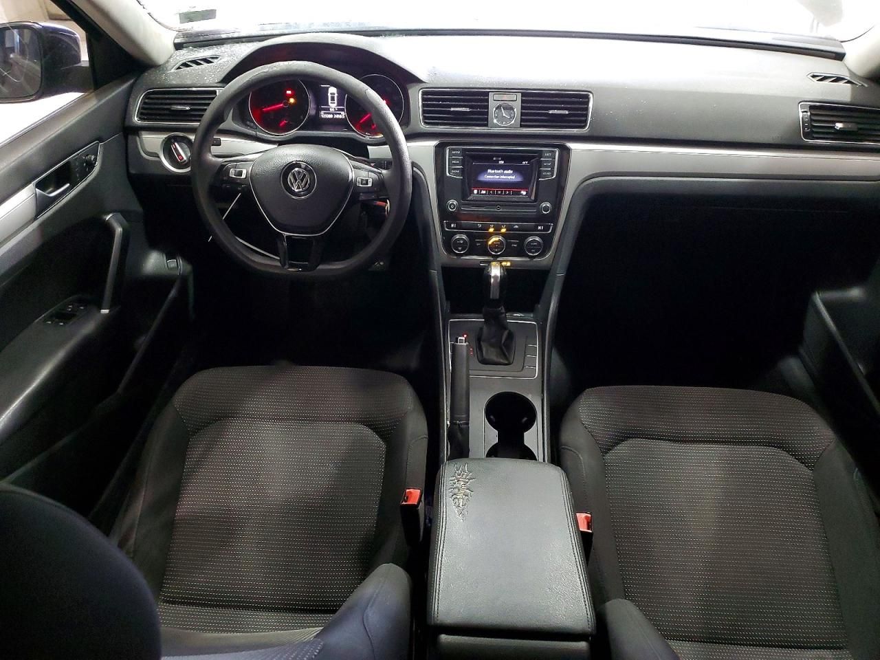 2016 Volkswagen Passat s