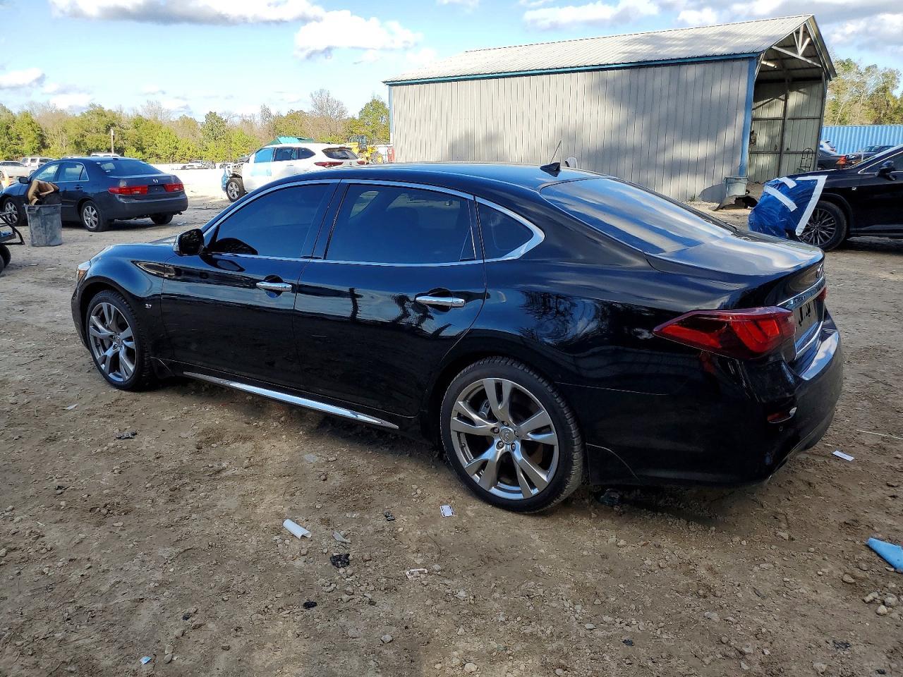 2015 Infiniti Q70 3.7
