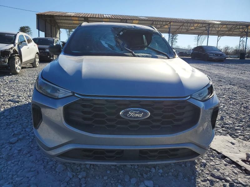 2024 Ford Escape st Line