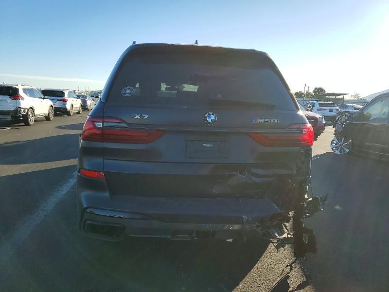 2022 BMW X7 M50i