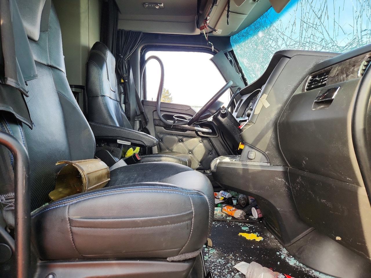 2020 Kenworth Construction W990