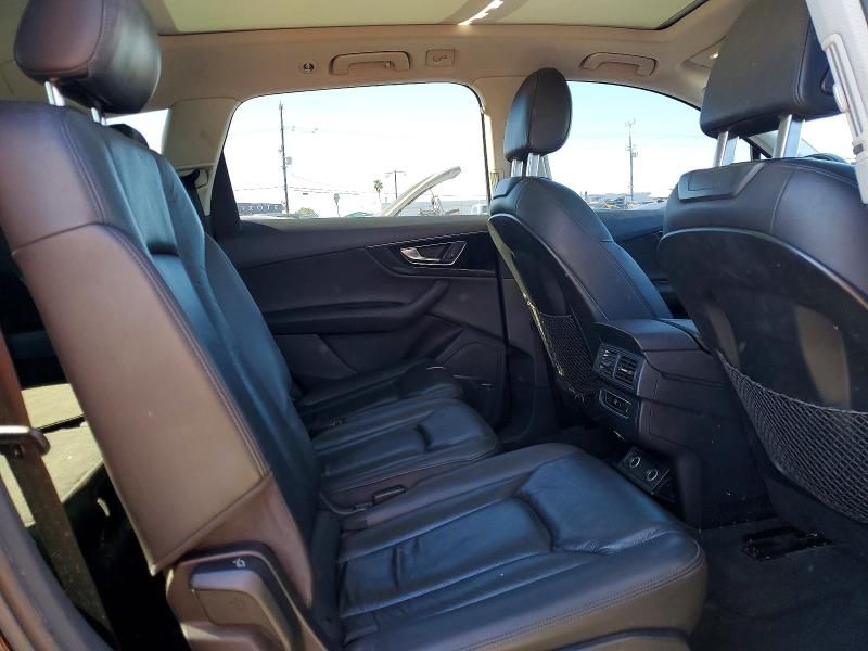 2017 Audi Q7 Premium Plus