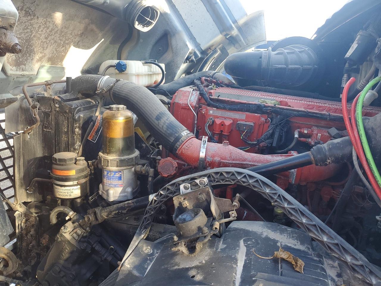 2005 Volv O VNL Semi Truck