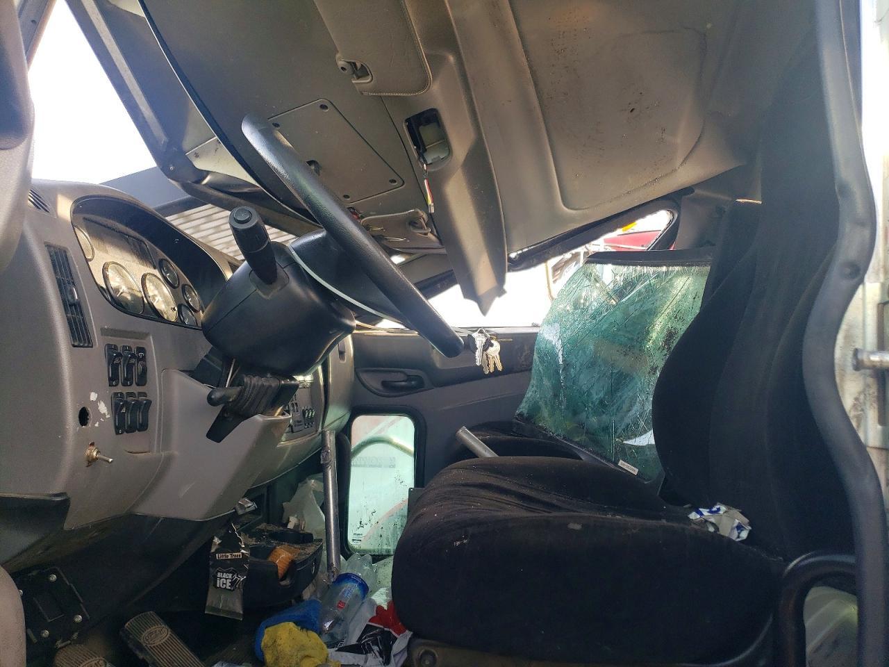 2017 Peterbilt Tractor 348