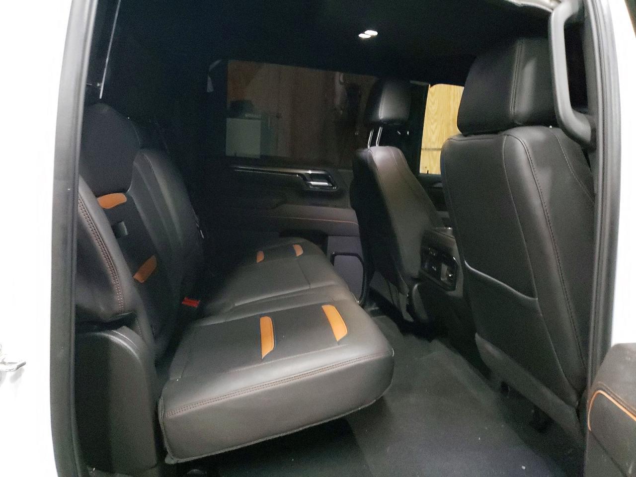 2026 GMC Sierra K2500 AT4