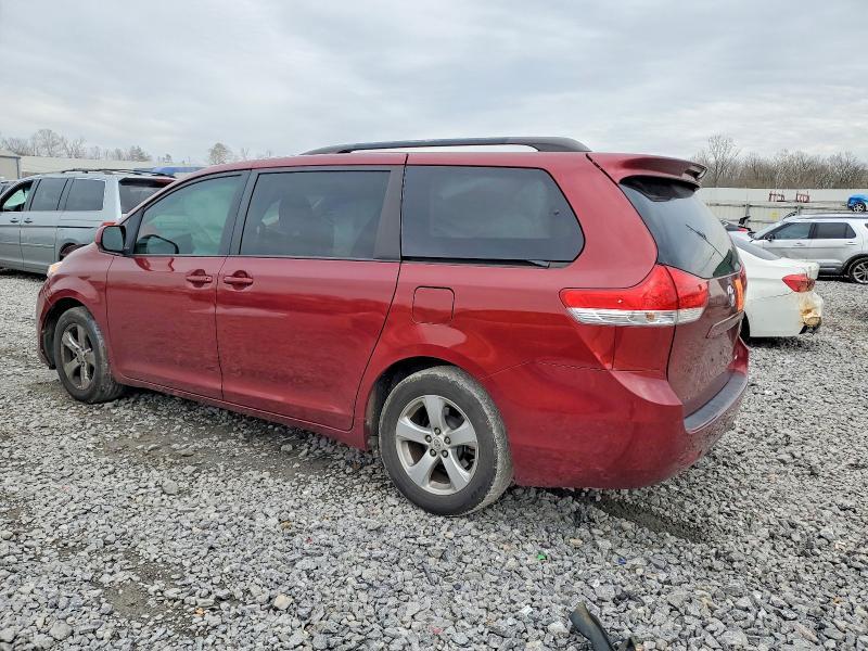 2012 Toyota Sienna le