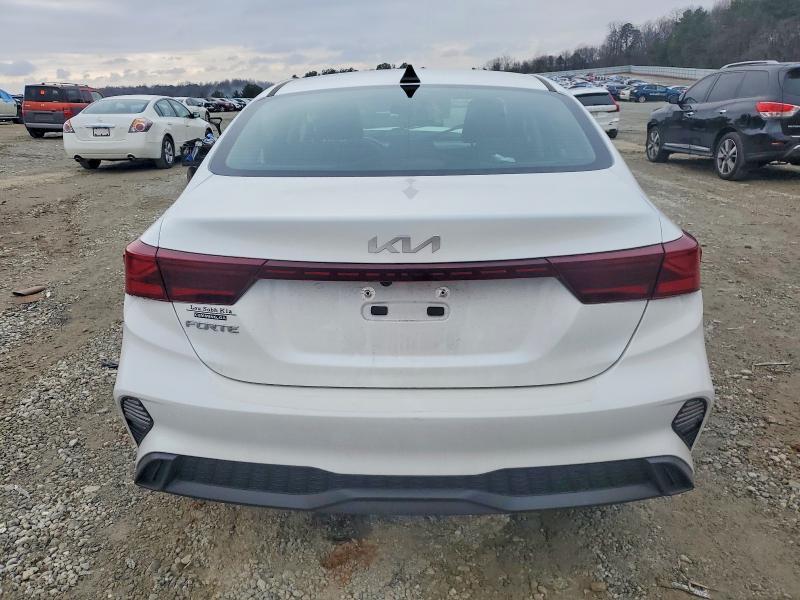 2024 KIA Forte lx