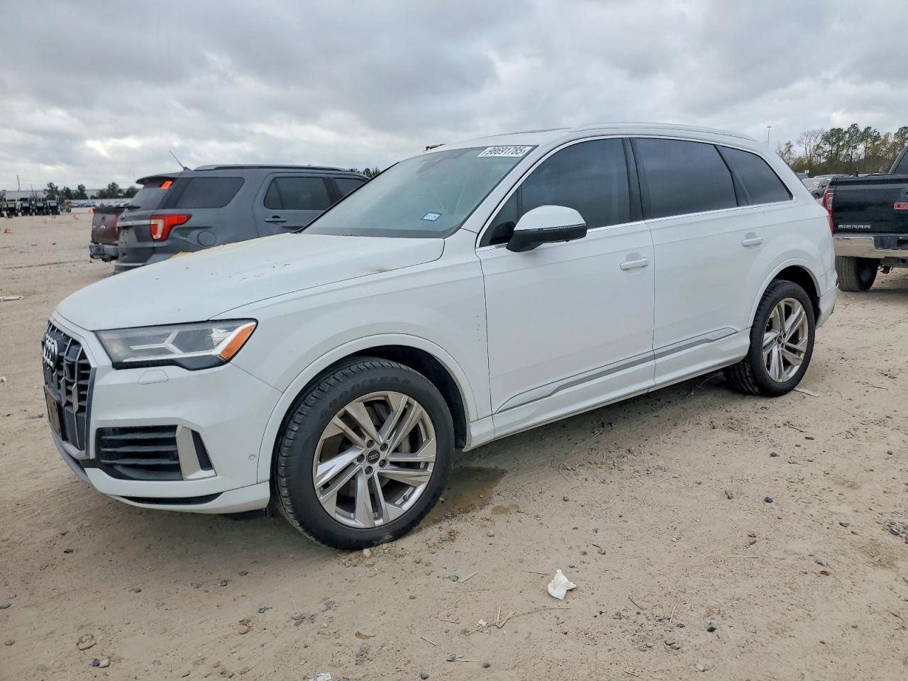 2023 Audi Q7 Premium Plus