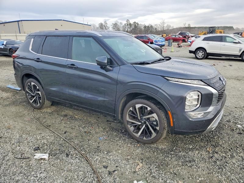 2024 Mitsubishi Outlander sel