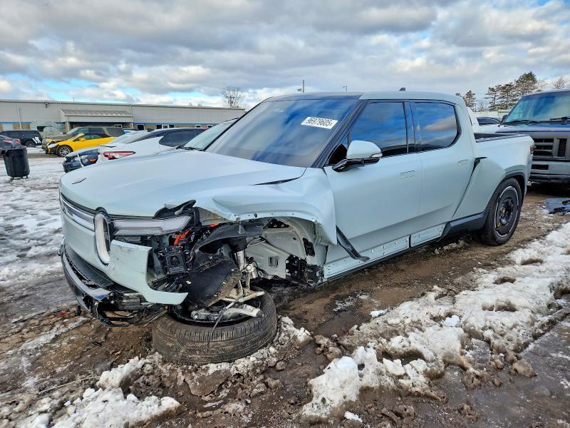 2025 Rivian R1T Adventure