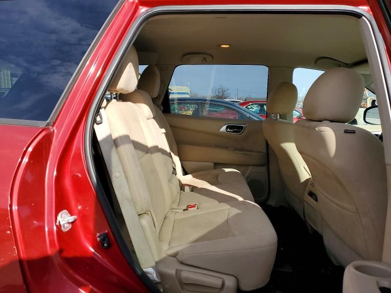 2016 Nissan Pathfinder s
