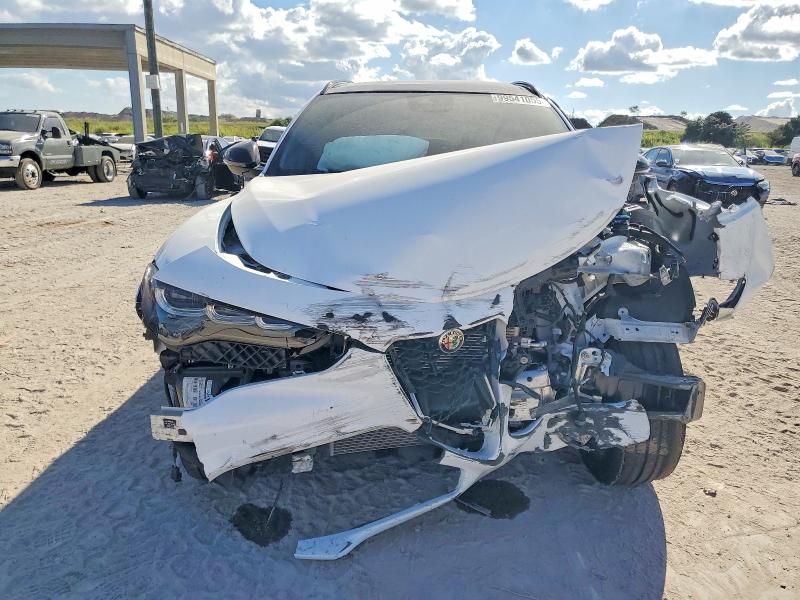 2024 Alfa Romeo Stelvio ti