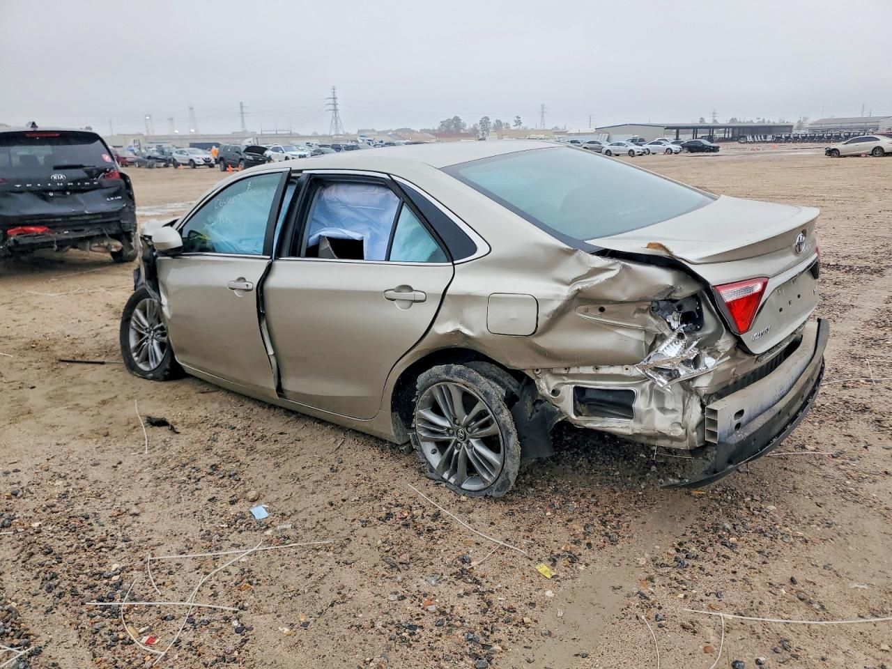 2016 Toyota Camry le