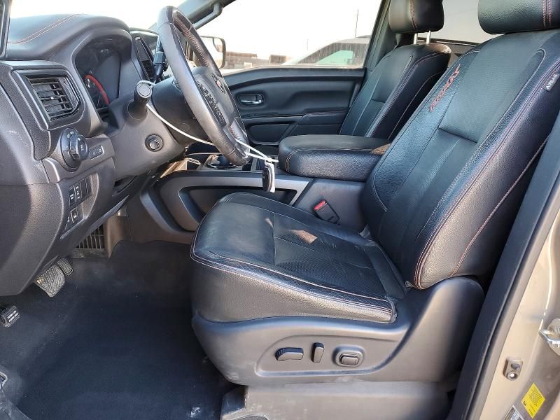 2021 Nissan Titan sv