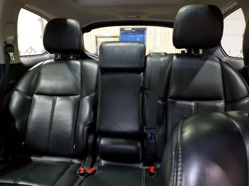 2016 Nissan Pathfinder s