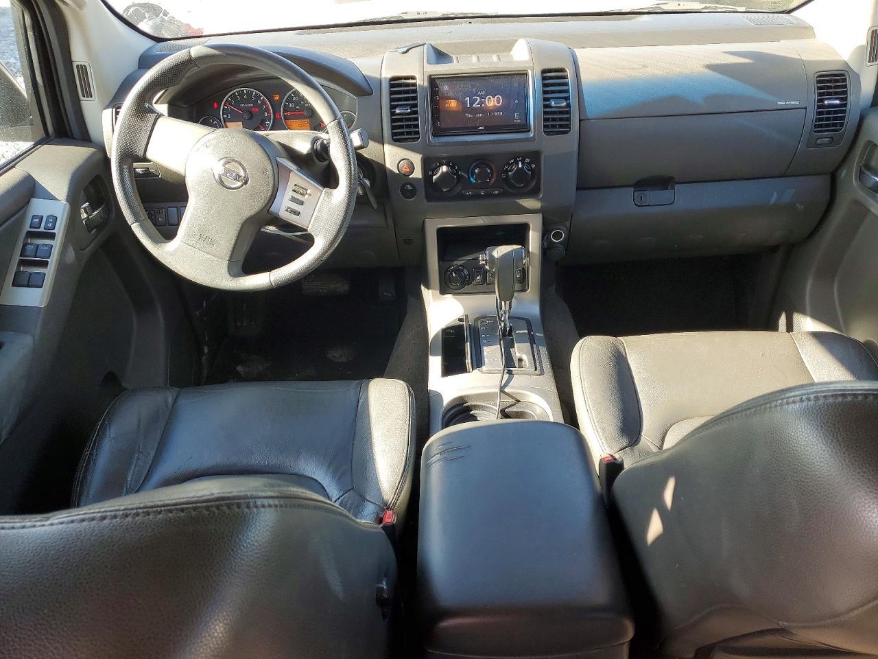 2011 Nissan Pathfinder s