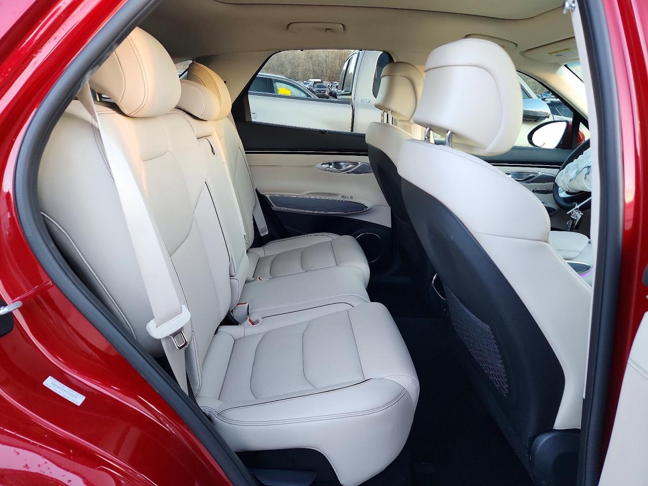 2023 Genesis Gv70 Base