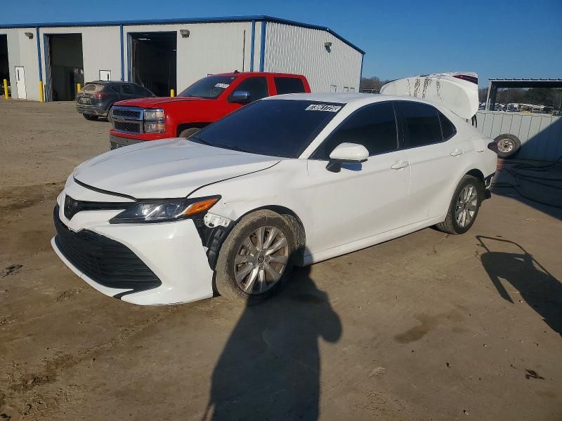 2020 Toyota Camry le