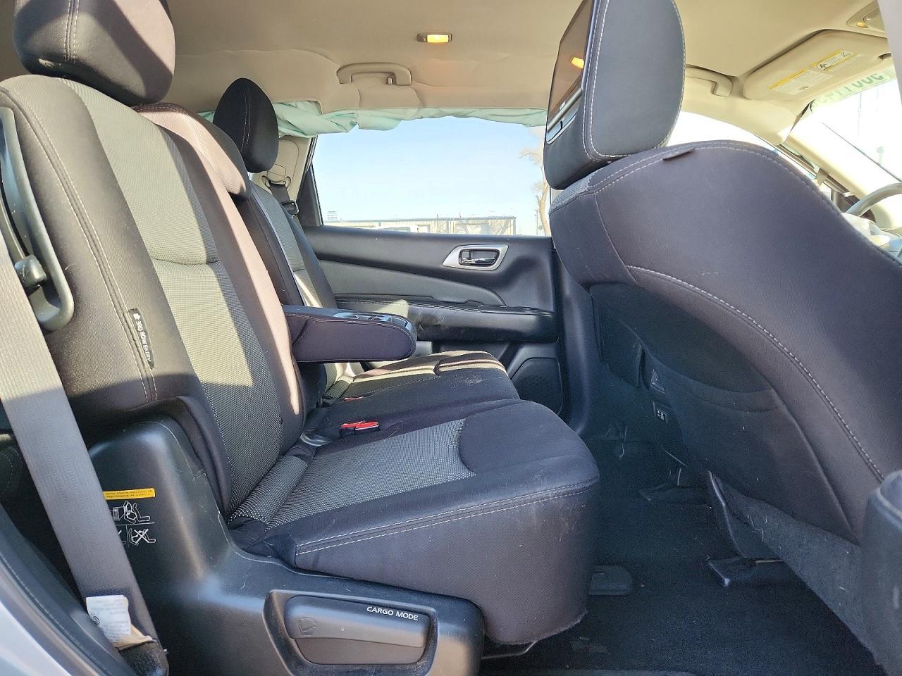 2020 Nissan Pathfinder s