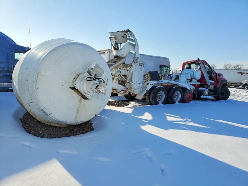 2014 International 7600 Ready MIX Truck