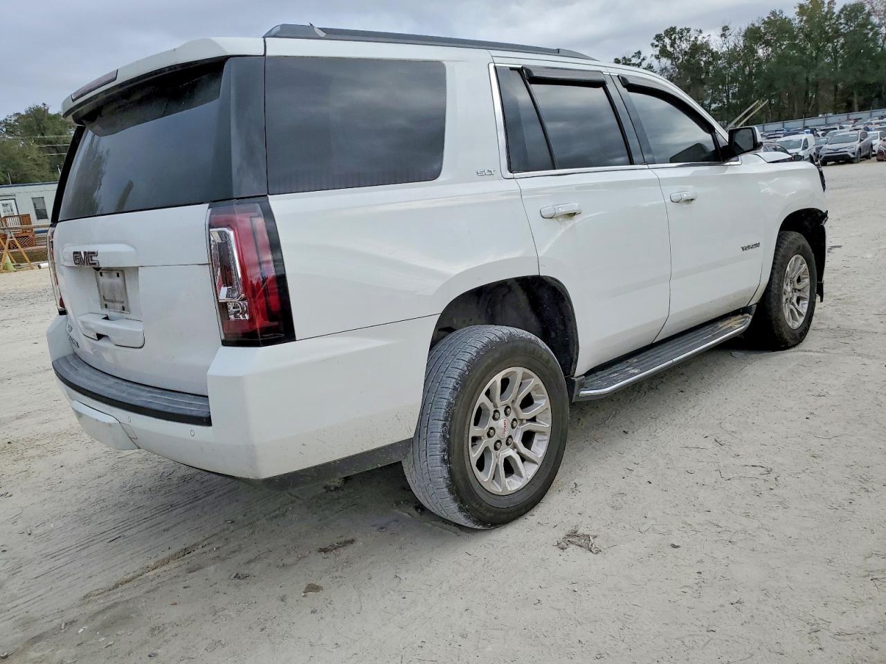 2017 GMC Yukon slt