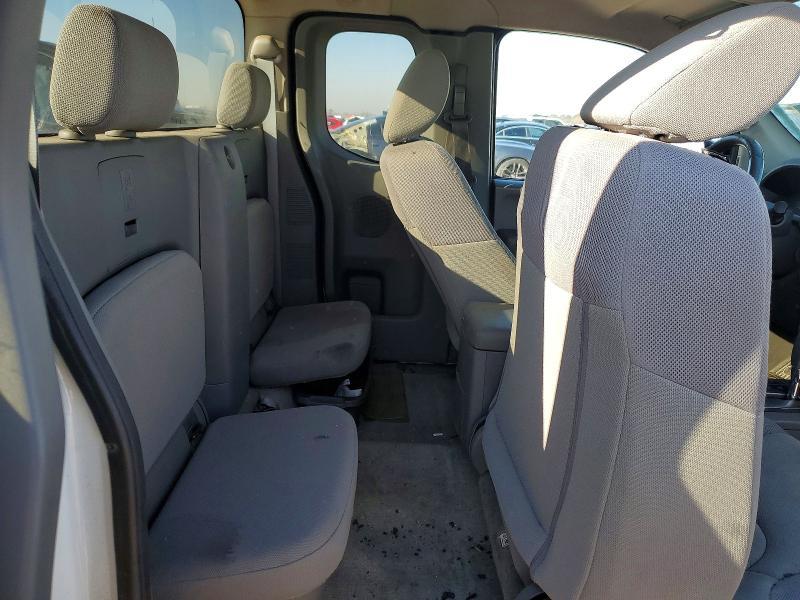 2015 Nissan Frontier s