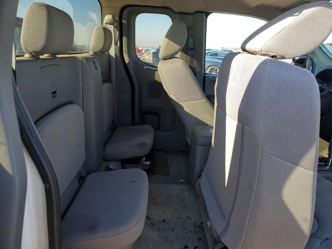 2015 Nissan Frontier S