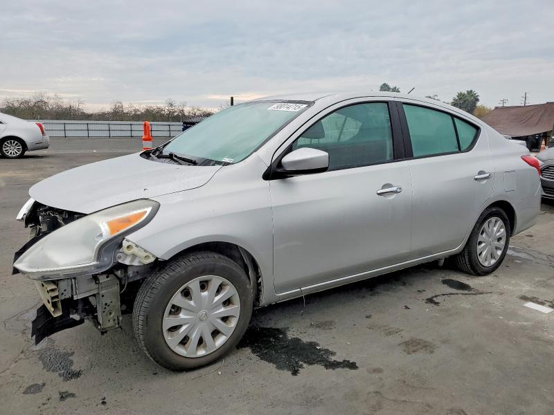 2016 Niss Versa s