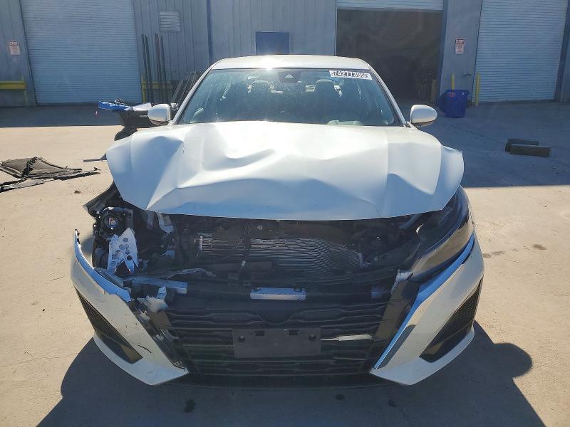 2023 Nissan Altima sv
