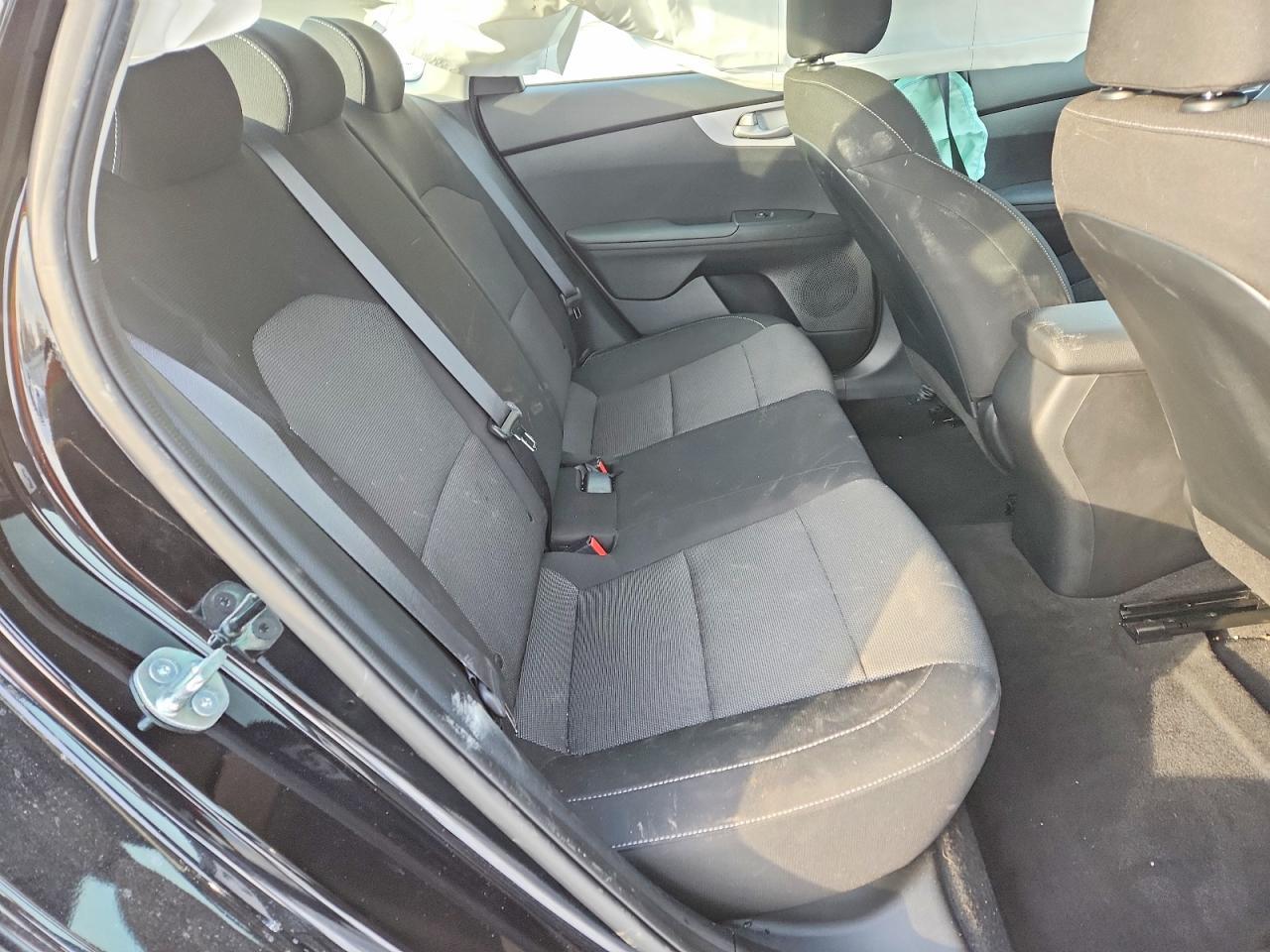 2023 KIA Forte lx