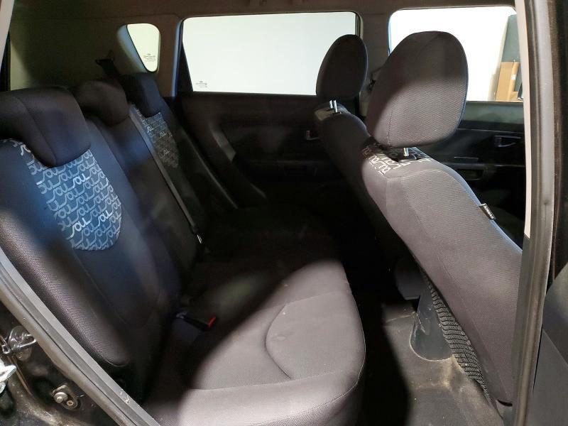 2010 KIA Soul +
